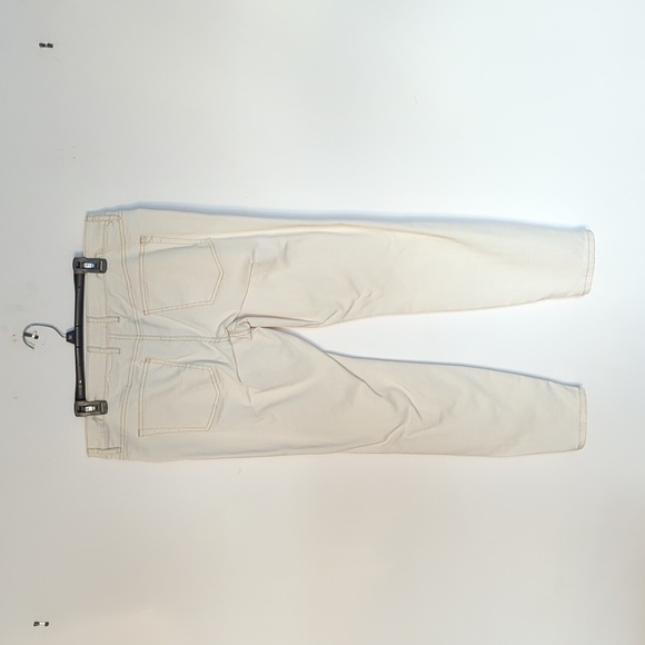 Tommy Bahama white denim long pants. 33 x 31 - Picture 3 of 4